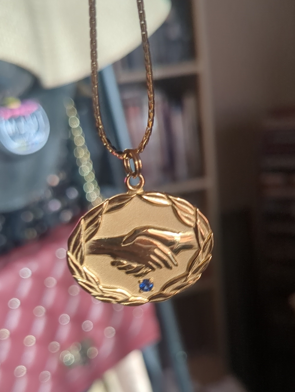 ✨Avon 25 Sponsorship Award 10kt Necklace w/Sapphire